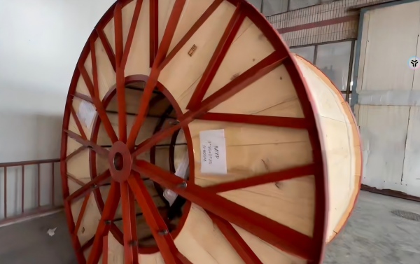 Reinforced export wooden drum packing for rubber cables
